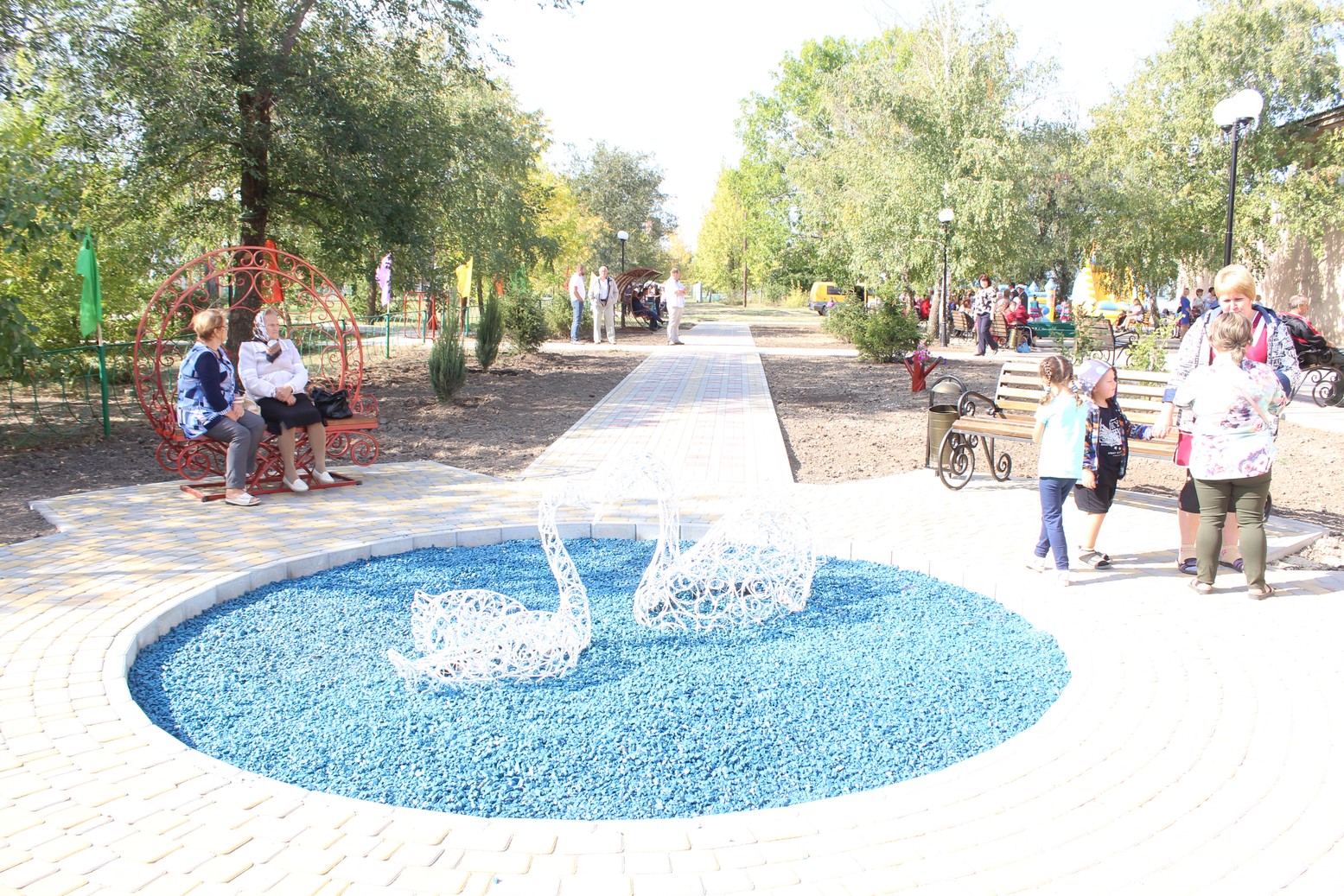 Открытие благоустроенной территории, парковой зоны прилегающей к Дому Культуры в рамках реализации национального проекта Формирование комфортной городской среды